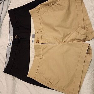 2 pairs Old Navy everyday shorts.  Womens size 4.